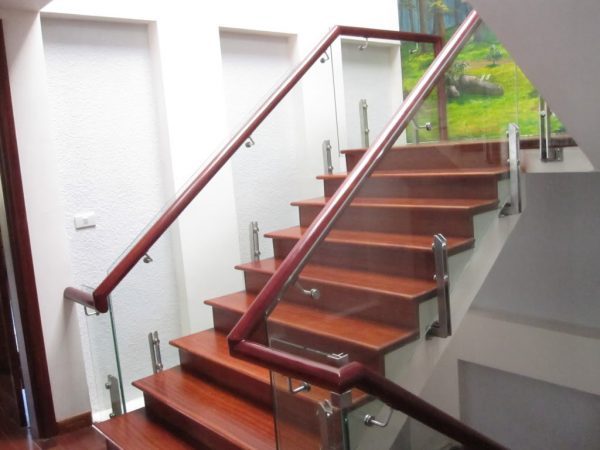 Lan Can Cầu Thang Kính Cường Lực Mẫu đẹp