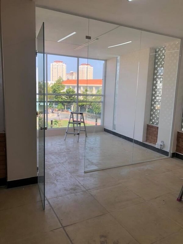 cửa nhôm kính thủ dầu một