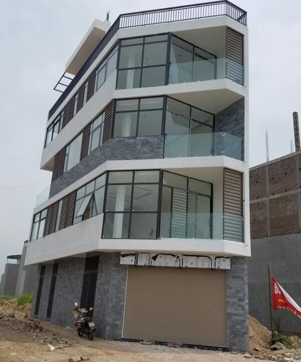 Lan can kính cường lực 08