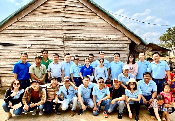 Nhom Kinh Cao Cap Binh Duong 03 (1)